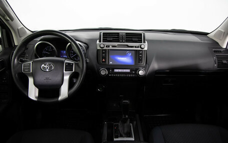 Toyota Land Cruiser Prado 150 рестайлинг 2, 2015 год, 4 499 000 рублей, 9 фотография