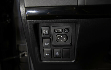 Toyota Land Cruiser Prado 150 рестайлинг 2, 2015 год, 4 499 000 рублей, 17 фотография