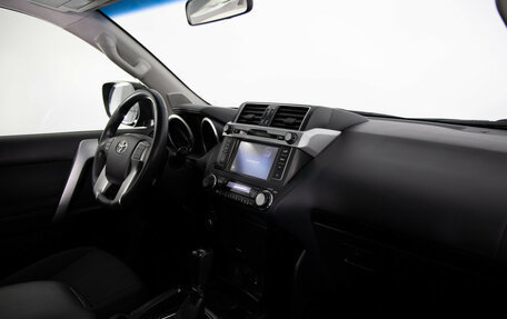 Toyota Land Cruiser Prado 150 рестайлинг 2, 2015 год, 4 499 000 рублей, 20 фотография