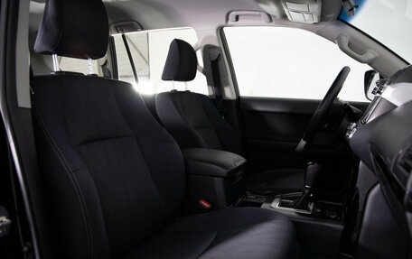 Toyota Land Cruiser Prado 150 рестайлинг 2, 2015 год, 4 499 000 рублей, 21 фотография