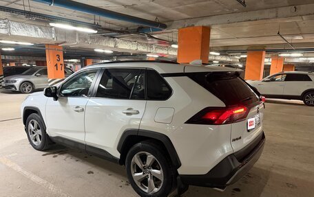 Toyota RAV4, 2019 год, 3 500 000 рублей, 13 фотография