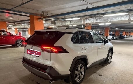 Toyota RAV4, 2019 год, 3 500 000 рублей, 10 фотография