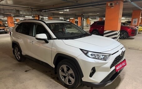 Toyota RAV4, 2019 год, 3 500 000 рублей, 2 фотография