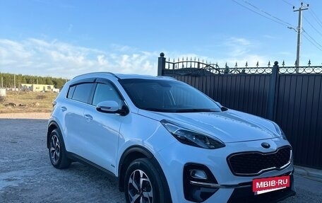 KIA Sportage IV рестайлинг, 2020 год, 1 900 000 рублей, 2 фотография
