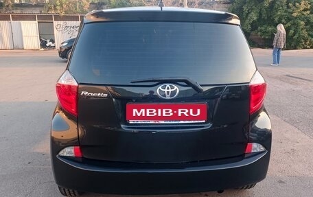 Toyota Ractis II, 2011 год, 850 000 рублей, 2 фотография