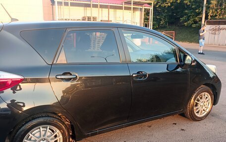 Toyota Ractis II, 2011 год, 850 000 рублей, 3 фотография