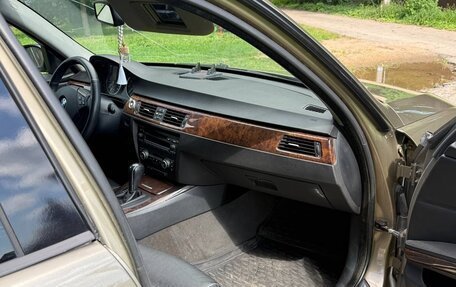 BMW 3 серия, 2007 год, 800 000 рублей, 10 фотография