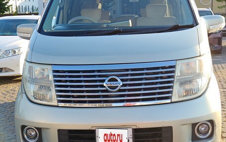 Nissan Elgrand III, 2006 год, 980 000 рублей, 2 фотография