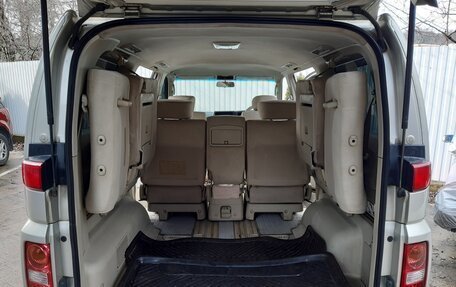 Nissan Elgrand III, 2006 год, 980 000 рублей, 13 фотография
