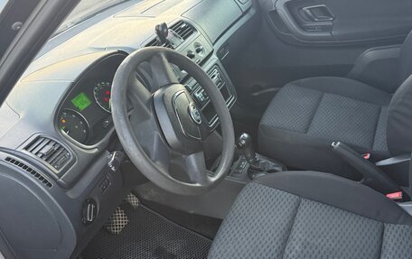 Skoda Fabia II, 2011 год, 600 000 рублей, 9 фотография