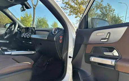 Mercedes-Benz GLB, 2021 год, 2 240 666 рублей, 21 фотография