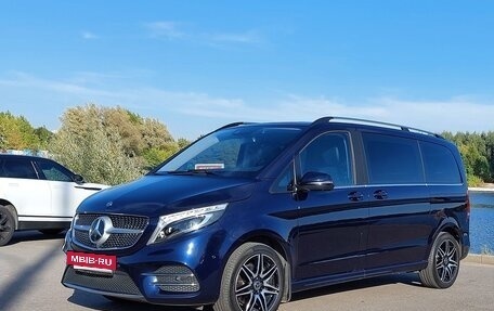 Mercedes-Benz V-Класс, 2020 год, 7 600 000 рублей, 2 фотография