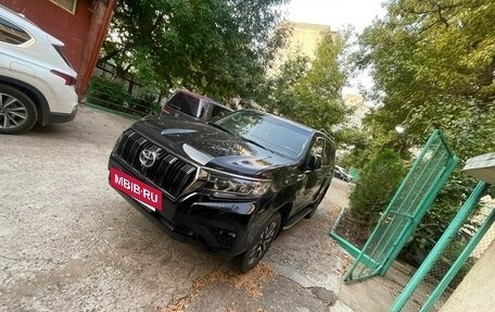 Toyota Land Cruiser Prado 150 рестайлинг 2, 2021 год, 4 500 000 рублей, 4 фотография