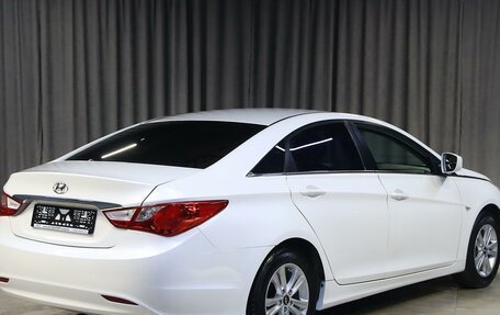 Hyundai Sonata VI, 2011 год, 949 000 рублей, 2 фотография