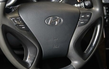 Hyundai Sonata VI, 2011 год, 949 000 рублей, 11 фотография