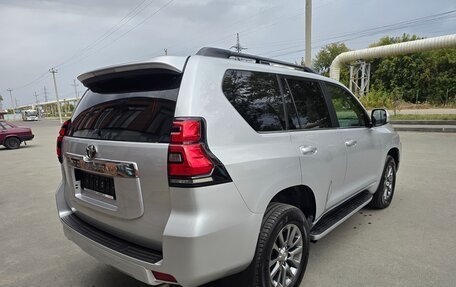 Toyota Land Cruiser Prado 150 рестайлинг 2, 2018 год, 4 900 000 рублей, 5 фотография