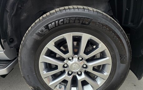 Toyota Land Cruiser Prado 150 рестайлинг 2, 2018 год, 4 900 000 рублей, 14 фотография