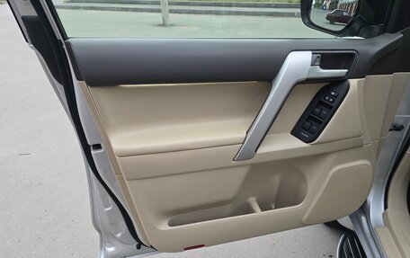 Toyota Land Cruiser Prado 150 рестайлинг 2, 2018 год, 4 900 000 рублей, 37 фотография