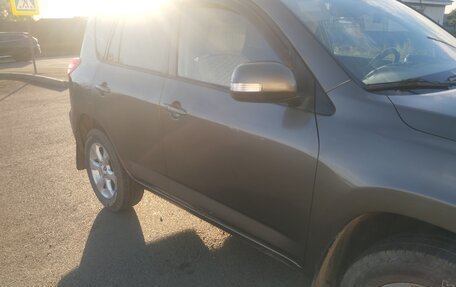 Toyota RAV4, 2010 год, 1 350 000 рублей, 2 фотография