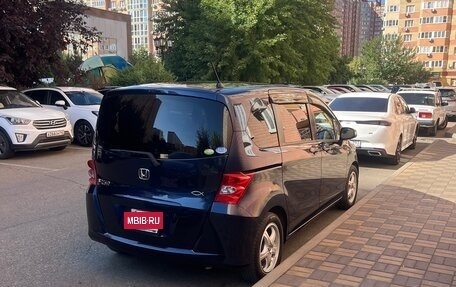 Honda Freed I, 2010 год, 850 000 рублей, 4 фотография