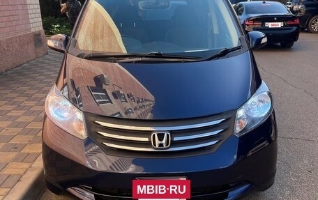 Honda Freed I, 2010 год, 850 000 рублей, 5 фотография
