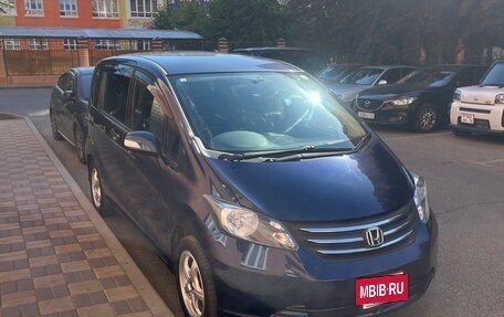 Honda Freed I, 2010 год, 850 000 рублей, 2 фотография