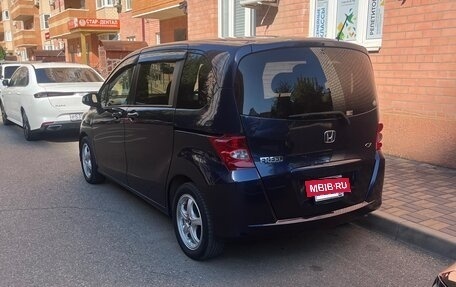 Honda Freed I, 2010 год, 850 000 рублей, 3 фотография