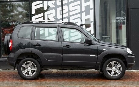 Chevrolet Niva I рестайлинг, 2018 год, 865 000 рублей, 5 фотография