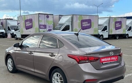 Hyundai Solaris II рестайлинг, 2019 год, 1 300 000 рублей, 3 фотография