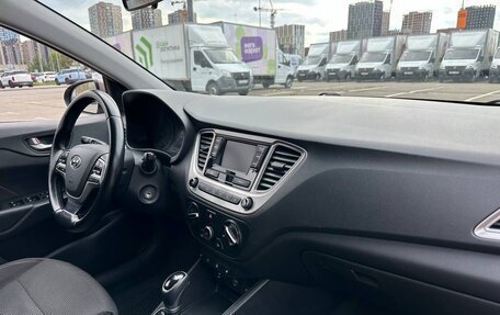 Hyundai Solaris II рестайлинг, 2019 год, 1 300 000 рублей, 14 фотография