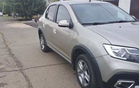 Renault Logan II, 2021 год, 699 000 рублей, 15 фотография