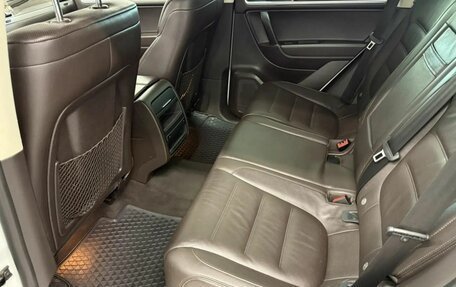 Volkswagen Touareg III, 2017 год, 3 280 000 рублей, 14 фотография