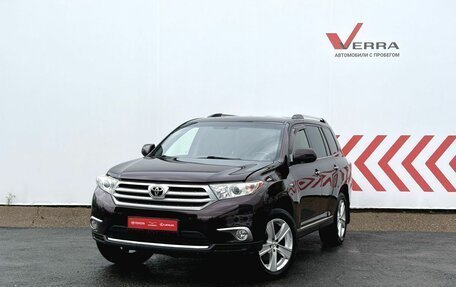Toyota Highlander III, 2013 год, 2 310 000 рублей, 1 фотография