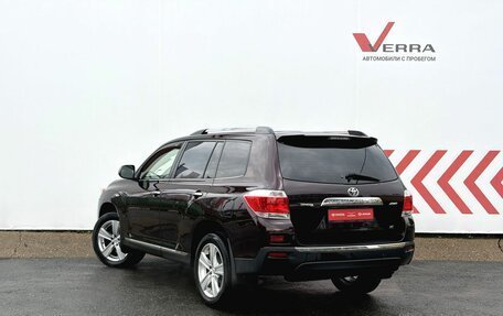 Toyota Highlander III, 2013 год, 2 310 000 рублей, 3 фотография