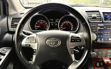 Toyota Highlander III, 2013 год, 2 310 000 рублей, 17 фотография