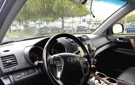 Toyota Highlander III, 2013 год, 2 310 000 рублей, 13 фотография