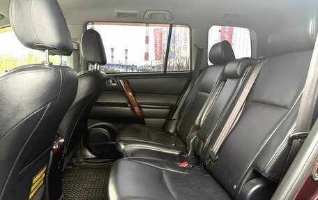 Toyota Highlander III, 2013 год, 2 310 000 рублей, 15 фотография