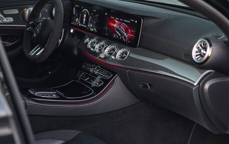 Mercedes-Benz E-Класс, 2022 год, 7 200 000 рублей, 12 фотография