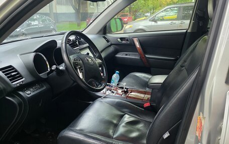 Toyota Highlander III, 2013 год, 2 100 000 рублей, 4 фотография