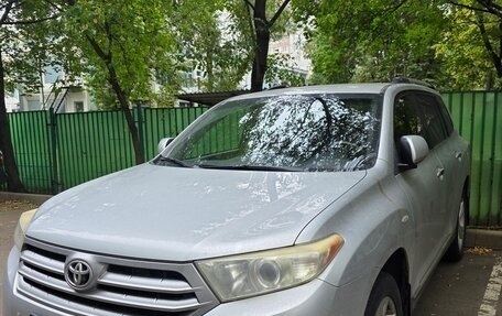 Toyota Highlander III, 2013 год, 2 100 000 рублей, 3 фотография