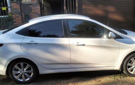 Hyundai Solaris II рестайлинг, 2012 год, 730 000 рублей, 2 фотография