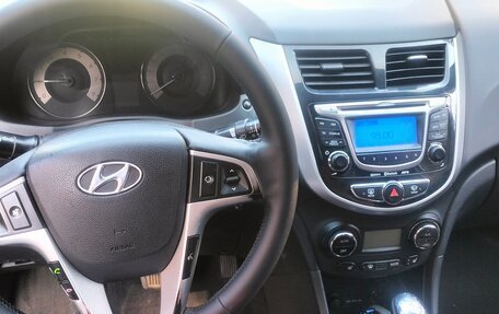Hyundai Solaris II рестайлинг, 2012 год, 730 000 рублей, 5 фотография