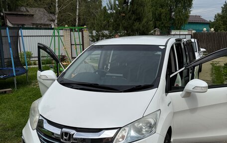 Honda Freed I, 2014 год, 1 200 000 рублей, 6 фотография