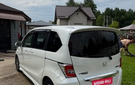 Honda Freed I, 2014 год, 1 200 000 рублей, 5 фотография