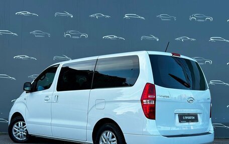 Hyundai H-1 II рестайлинг, 2015 год, 1 867 600 рублей, 4 фотография