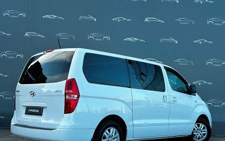 Hyundai H-1 II рестайлинг, 2015 год, 1 867 600 рублей, 2 фотография