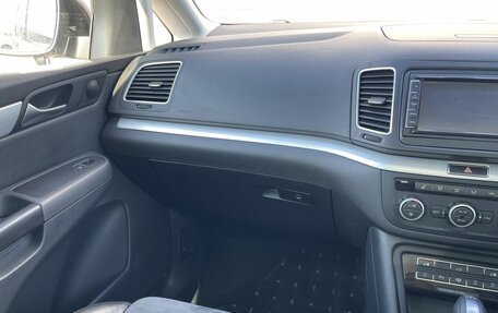 Volkswagen Sharan II, 2015 год, 1 130 000 рублей, 17 фотография