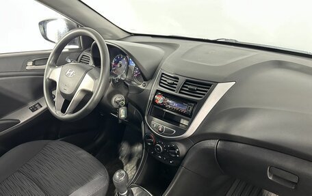Hyundai Solaris II рестайлинг, 2015 год, 880 000 рублей, 20 фотография