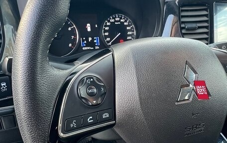 Mitsubishi Outlander III рестайлинг 3, 2022 год, 2 620 000 рублей, 12 фотография