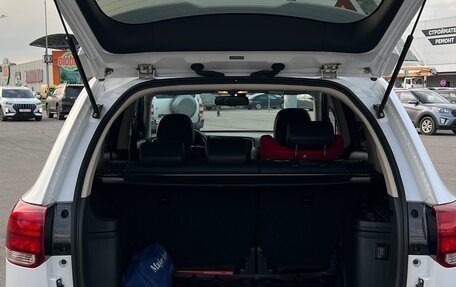 Mitsubishi Outlander III рестайлинг 3, 2022 год, 2 620 000 рублей, 15 фотография